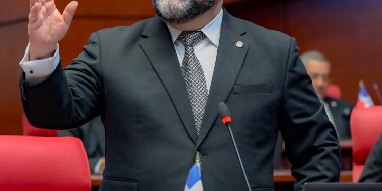 Senador Rogelio Genao Propone Creación de Cuarta Sala Especializada en la Suprema