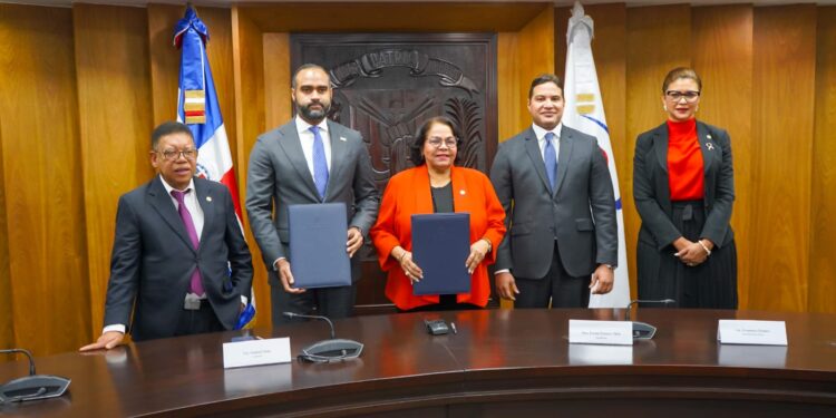 Cámara de Cuentas firma acuerdo con el CODESSD para ampliar control social y transparencia gubernamental