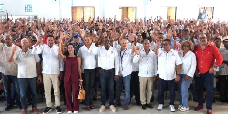 En el sector Los Mameyes inician trabajos de titulación para beneficiar a 5,200 personas