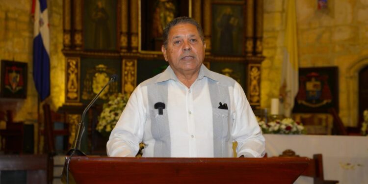 Ofician misa en memoria a 12 contratistas