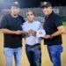 Asociación de Softball SDO reconoce a Vinicio Aquino por su apoyo al deporte