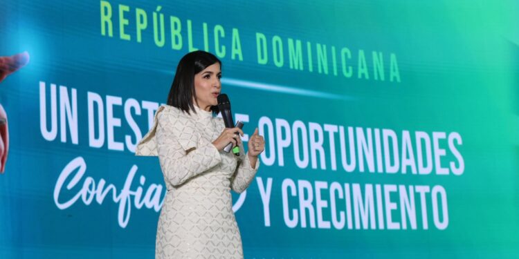 Exportaciones alcanzan récord de US$10,695.8 millones entre enero-septiembre 2025