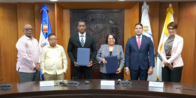 Cámara de Cuentas y Fedodim firman acuerdo para fortalecer la transparencia y la rendición de cuentas en los distritos municipales