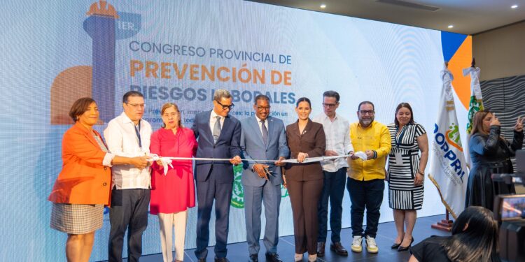 IDOPPRIL y Cámara de Comercio La Vega desarrollan 1er. Congreso provincial sobre Riesgos Laborales⁣