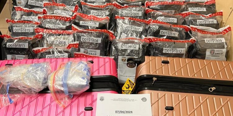 Capturan hombre vinculan al decomiso de 118 paquetes de Marihuana Aeropuerto del Cibao