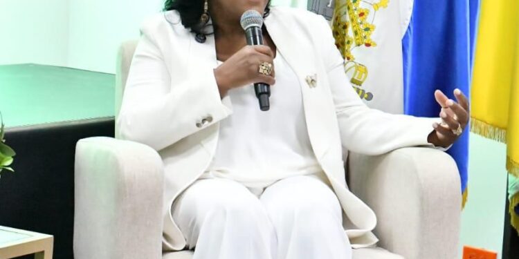 María Eugenia Acosta Abad cuestiona coherencia sectores por valores cooperativos