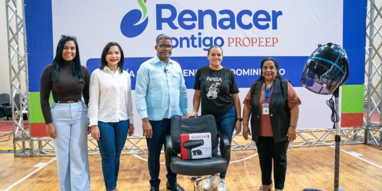 Propeep impulsa emprendedores con apoyo de RD$5.3 millones en equipos y herramientas de trabajo a través programa “Renacer Contigo”