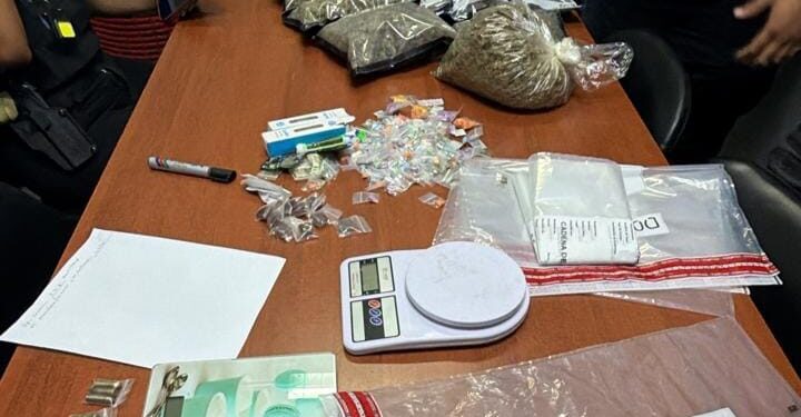 Ocupan cientos de gramos de cocaina, Mariguana, extaxis y otros narcóticos en Santiago