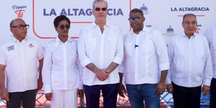Presidente Abinader anuncia anheladas soluciones a problemas de alcantarillado, agua potable y electricidad en Higüey