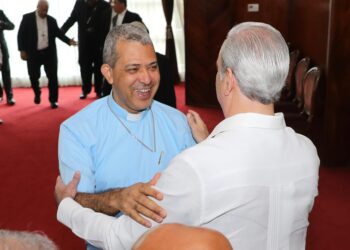 Presidente Abinader sostiene almuerzo con la Conferencia del Episcopado Dominicano