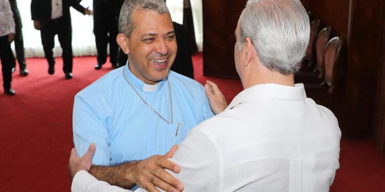 Presidente Abinader sostiene almuerzo con la Conferencia del Episcopado Dominicano