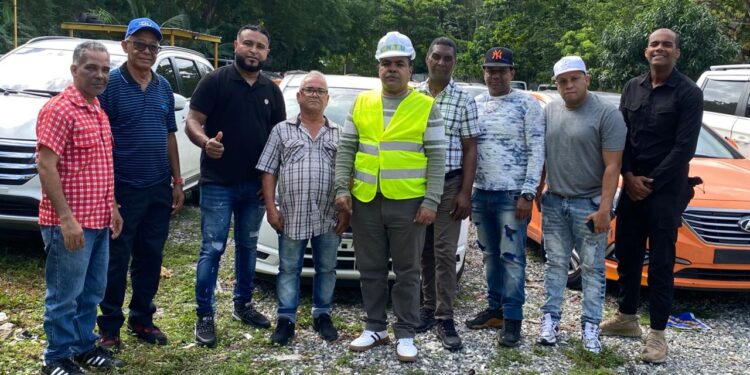 CNTU retira de las calles 5 vehículos chatarras y entrega igual cantidad de unidades seminuevas a  propietarios