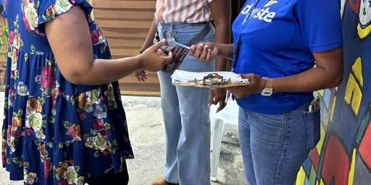 Edeeste recorre sector Capotillo previo a trabajos de rehabilitación de redes y fortalece relaciones con comunitarios