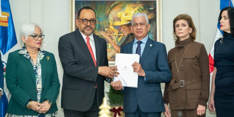 Senado de la República recibe del Poder Ejecutivo Anteproyecto de Ley Orgánica de la Policía Nacional