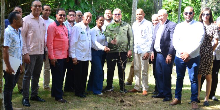 Hecmilio Galvan: “Agricultores y Ganaderos son defensores del medio ambiente”