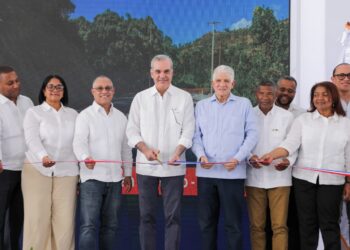 Tras inaugurar la carretera El Cercado–Juan Santiago–Hondo Valle, presidente Abinader destaca su impacto