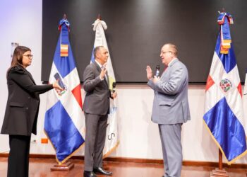 Nelson Arroyo asume Aduanas enfocado&nbsp; en aumentar las recaudaciones y facilitar más el comercio