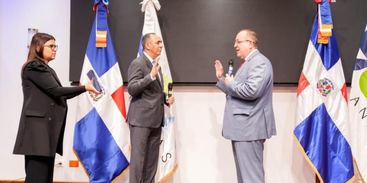 Nelson Arroyo asume Aduanas enfocado&nbsp; en aumentar las recaudaciones y facilitar más el comercio