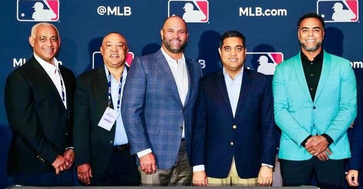 Ministro Kelvin Cruz exhorta a peloteros dominicanos representar con orgullo a la patria en el Clásico Mundial de Béisbol