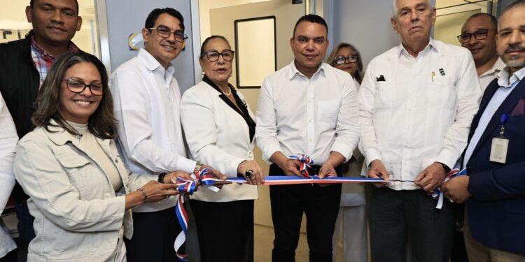 Titular SNS encabeza reunión con directores del Cibao e inaugura Unidad de Tomografía Panorámica en el Cabral y Báez