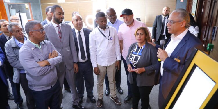 JCE presenta avances del cambio de la nueva cédula a organizaciones políticas