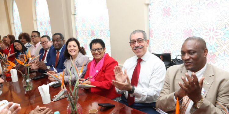 Doctora Juana Encarnación realiza desayuno en apoyo a Jorge Asjana para rector de la UASD