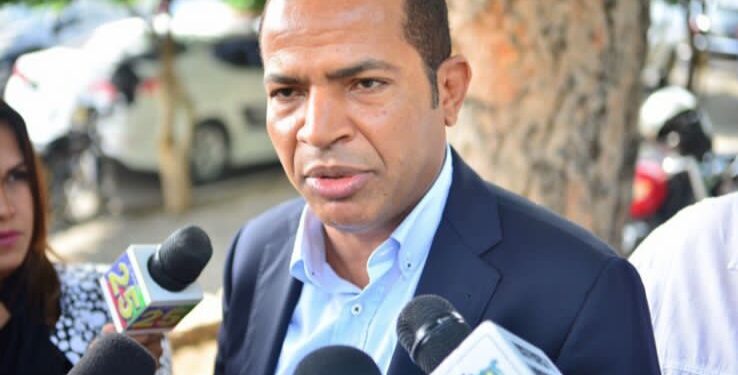 Transportista Juan Marte critica autoridades están más interesadas en fiscalizar que en regular el tránsito