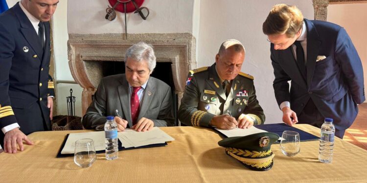 República Dominicana y Portugal firman contrato para adquisición de cuatro patrulleros de altura Clase “Tejo”