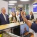 Presidente Luis Abinader recibe la primera nueva Licencia de Conducir