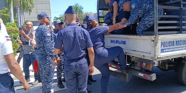 Tras apagón general, policía activa acciones preventivas en áreas consideradas vulnerables