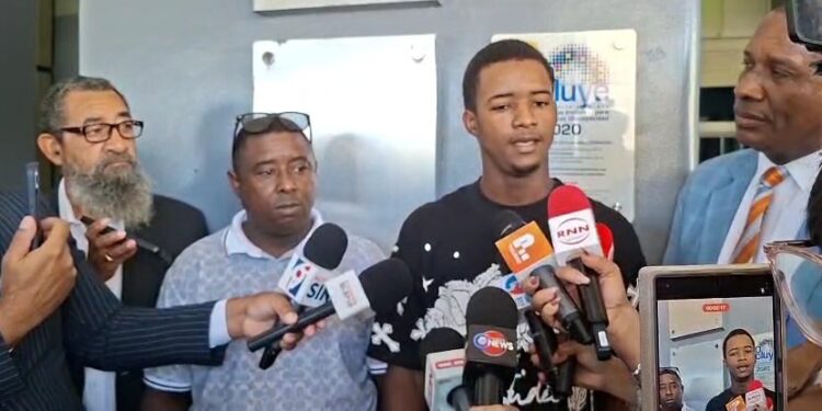 Liberan joven había sido entregado a PN por acusación en muerte de hombre en Nigua, SC