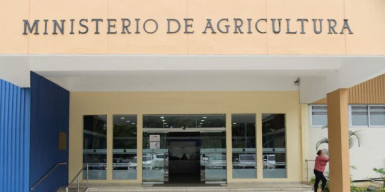 Ministerio Agricultura desmiente haya rwalizado proceso de contratación o adjudicación de contrato con supuestas anomalías