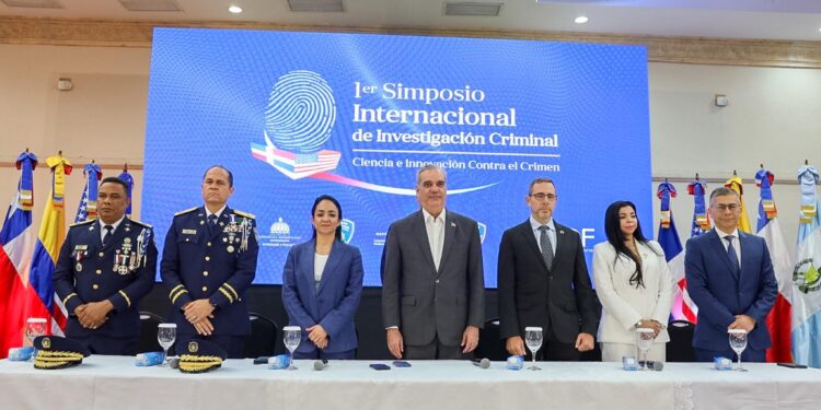 Presidente Abinader posiciona la tecnificación de la DICRIM como política de Estado