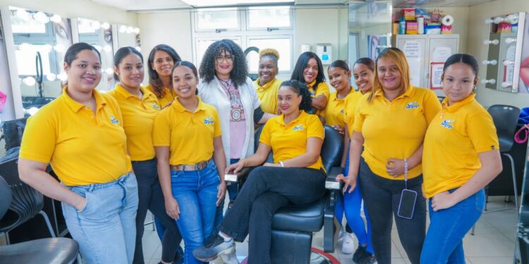 Casi medio millón de mujeres se capacitaron en el INFOTEP durante 2025