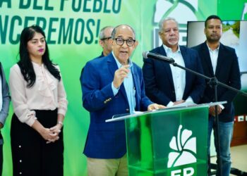 FP afirma que el gobierno del PRM infla cifras de obras mientras ejecuta proyectos de alto costo y baja calidad