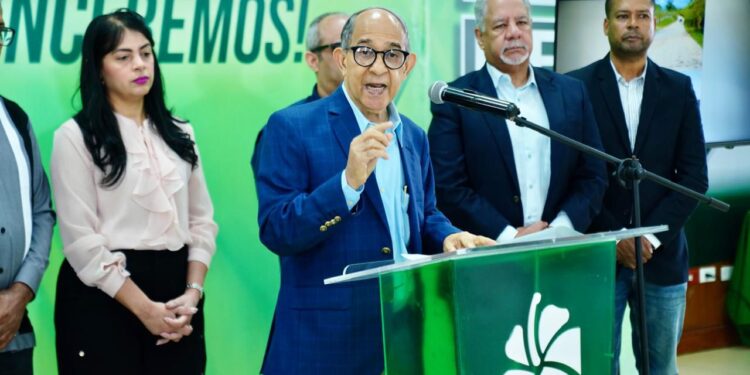 FP afirma que el gobierno del PRM infla cifras de obras mientras ejecuta proyectos de alto costo y baja calidad
