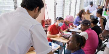 Raymond Rodríguez y Fundación GBC benefician a más de 500 personas con operativo de salud en Gualey, DN