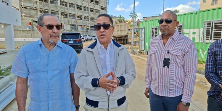 Construcción de complejo educativo-deportivo de Manoguayabo avanza a buen ritmo y se proyecta su entrega para el próximo año escolar 2026-2027
