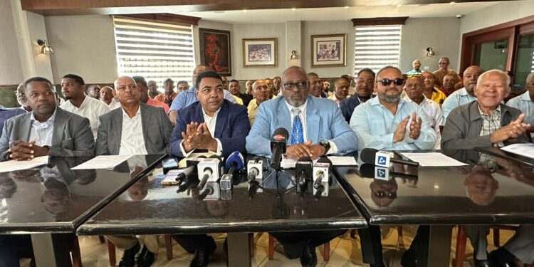 Gremios choferiles garantizan mantener invariable el precio del pasaje