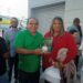 Víctor Pavón distribuye cientos de kits con productos para las tradicionales habichuelas con dulce