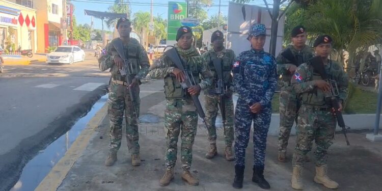 Refuerzan vigilancia en la frontera tras disposiciones del presidente Luis Abinader; comerciantes valoran medidas