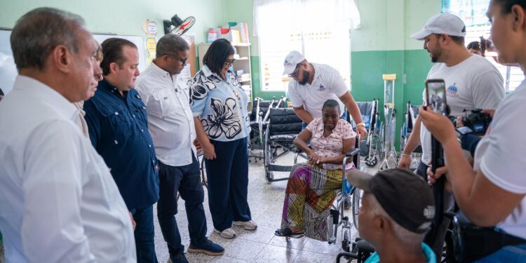 Propeep extiende mano solidaria a cientos de familias tras lluvias abundantes en Imbert y Montellano
