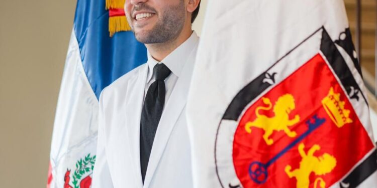 Rafael Gutiérrez “Guti” es elegido nuevo vocero de los regidores de la FP en la capital