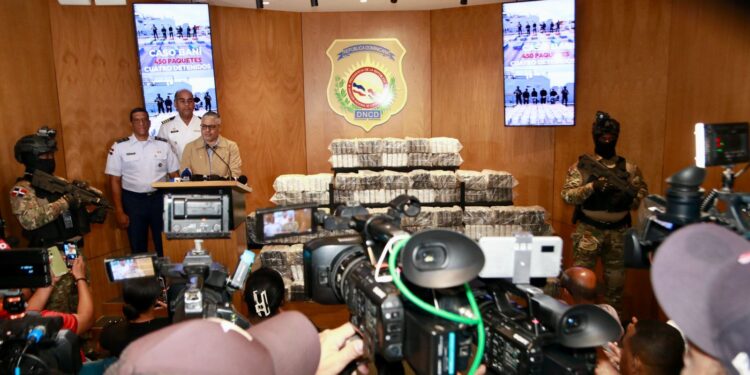 Cerco total al narcotráfico; atrapan a cuatro Venezolanos con 450 paquetes de cocaína