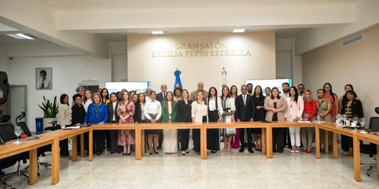 Gabinete de Mujeres, Adolescentes y Niñas aprueba Plan para combatir la violencia de género en el país