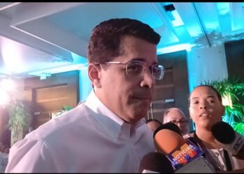 Turismo dominicano no ha sido afectado por guerra en oriente medio, asegura ministro de turismo