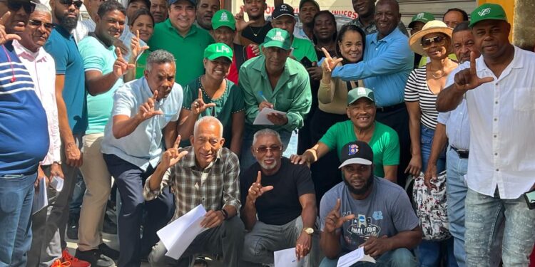 Víctor Pavón respalda jornada de crecimiento de La Fuerza del Pueblo en SDN