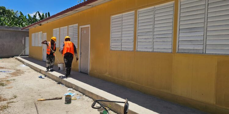 Infraestructura Escolar interviene Escuelas y Liceos en municipios Cristóbal y Los Ríos de Neiba