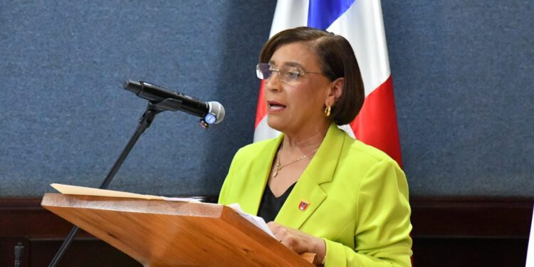 Alcaldesa de La Vega condena “ecocidio” por tala masiva de árboles en comunidades del Santo Cerro