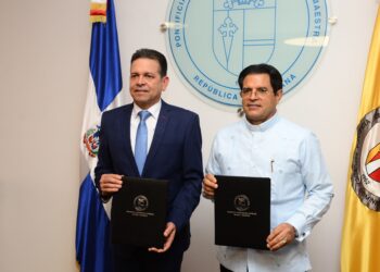 Proindustria y PUCMM firman acuerdo para impulsar la innovación y competitividad industrial en RD
